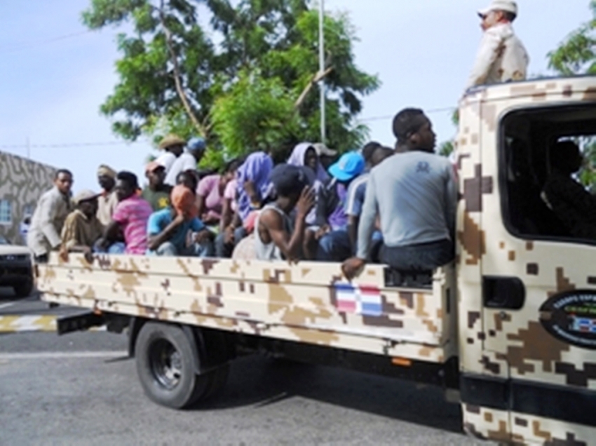 Défenseurs Plus dénonce les expulsions massives d'Haïtiens en RD